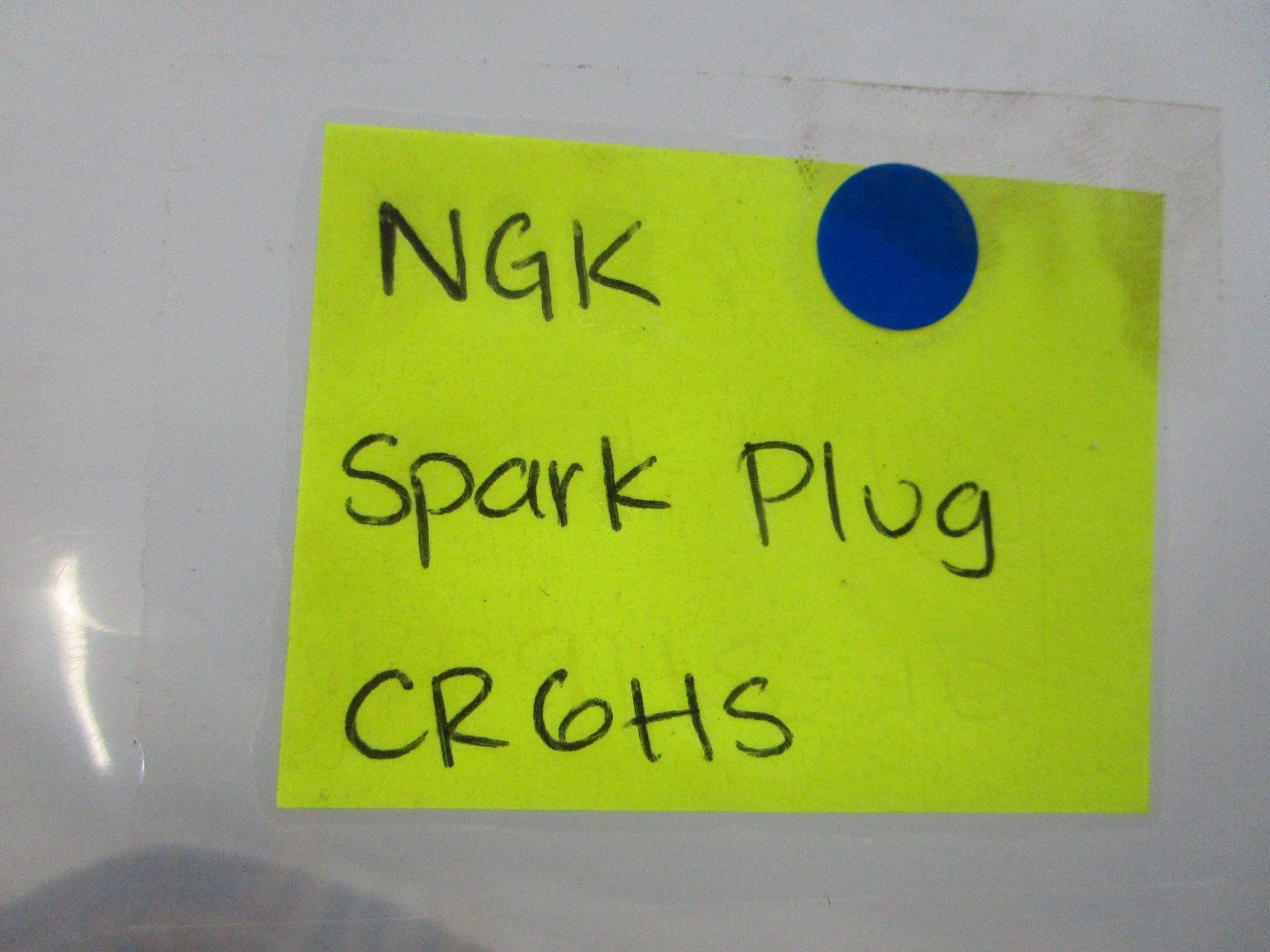 NEW (LOT OF 5) CR6HS NGK Spark Plug 0810