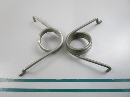 NEW OEM (LOT OF 2) 325528 0325528 OMC Johnson Evinrude Spring 0810