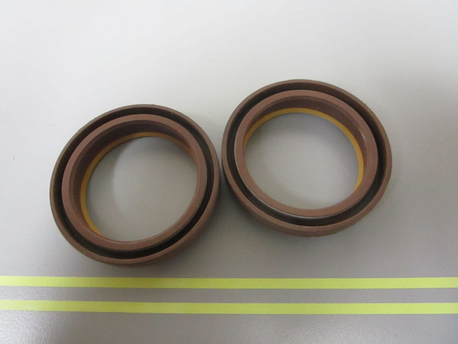 *NEW OEM* (LOT OF 2) 0810 OMC Johnson Evinrude Seal 332942 0332942