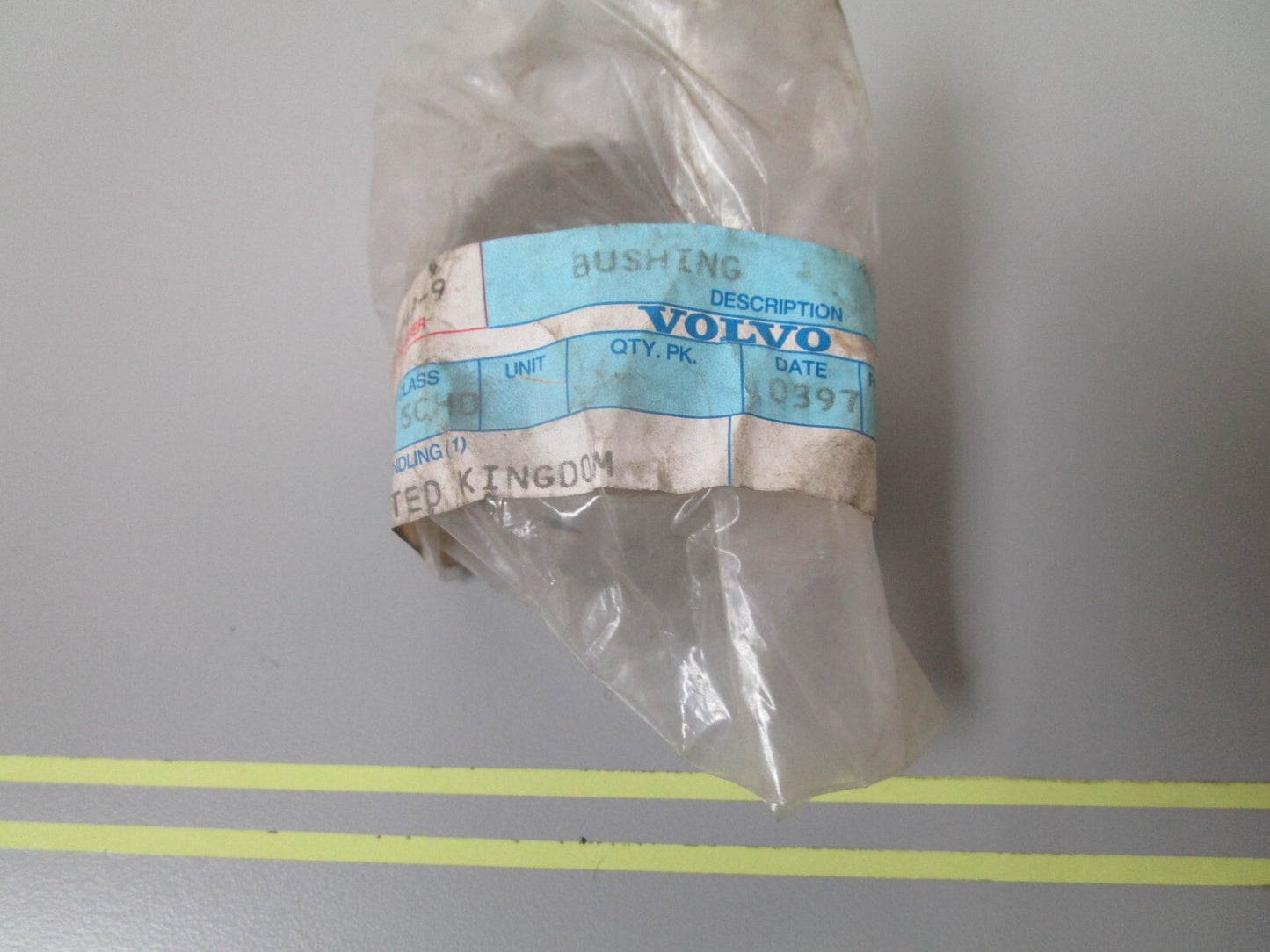 *NEW OEM* 0810 Volvo Penta Bushing 418249