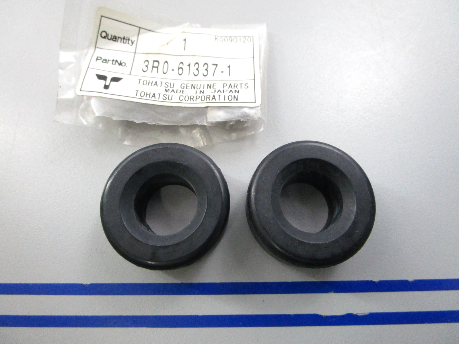 NEW OEM (LOT OF 2) 3R0-61337-1 3R0613371 Tohatsu Upper Rubber Damper 0810