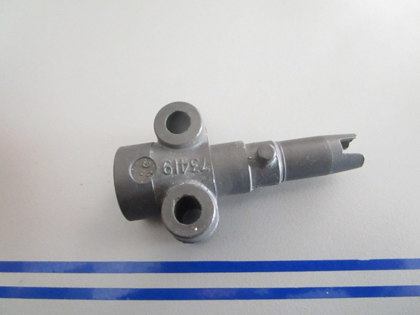 *NEW OEM* 0720 Mercury Quicksilver Adaptor 22833