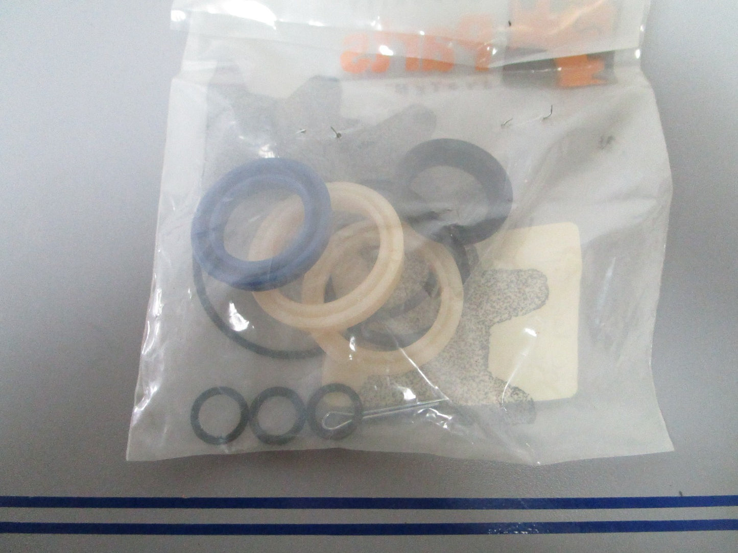 *NEW OEM* 0720 Crown Lift Cylinder Seal Kit 101377