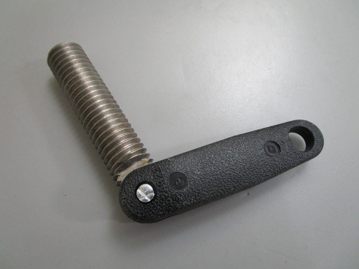 *NEW OEM* 0820 OMC Johnson Evinrude Clamp & Screw 391421 0391421