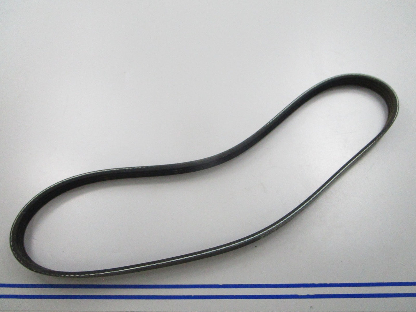NEW K040335 Gates Micro-V Serpentine Belt 0810