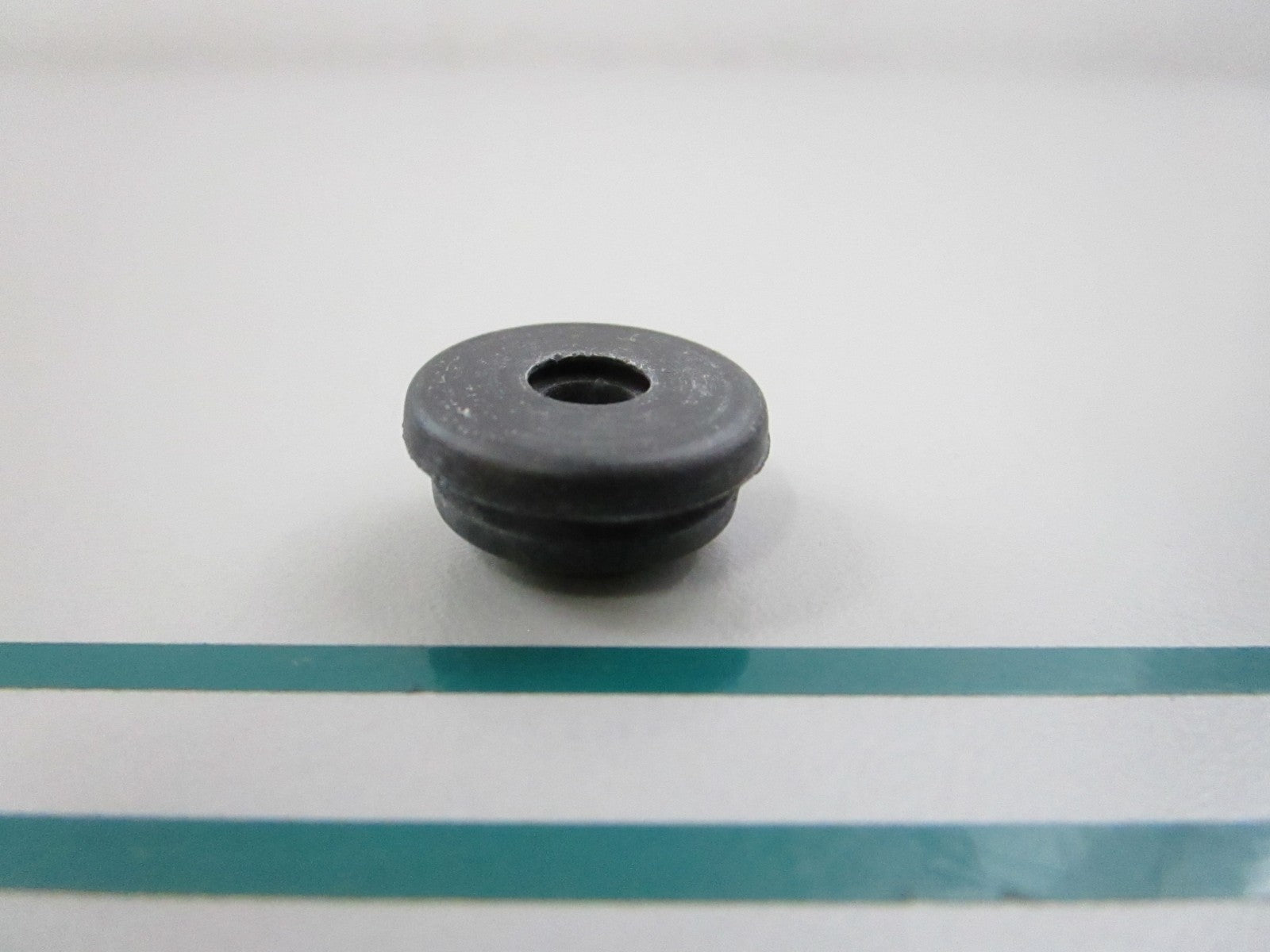 NEW OEM 90480-11M36-00 Yamaha Grommet 0810