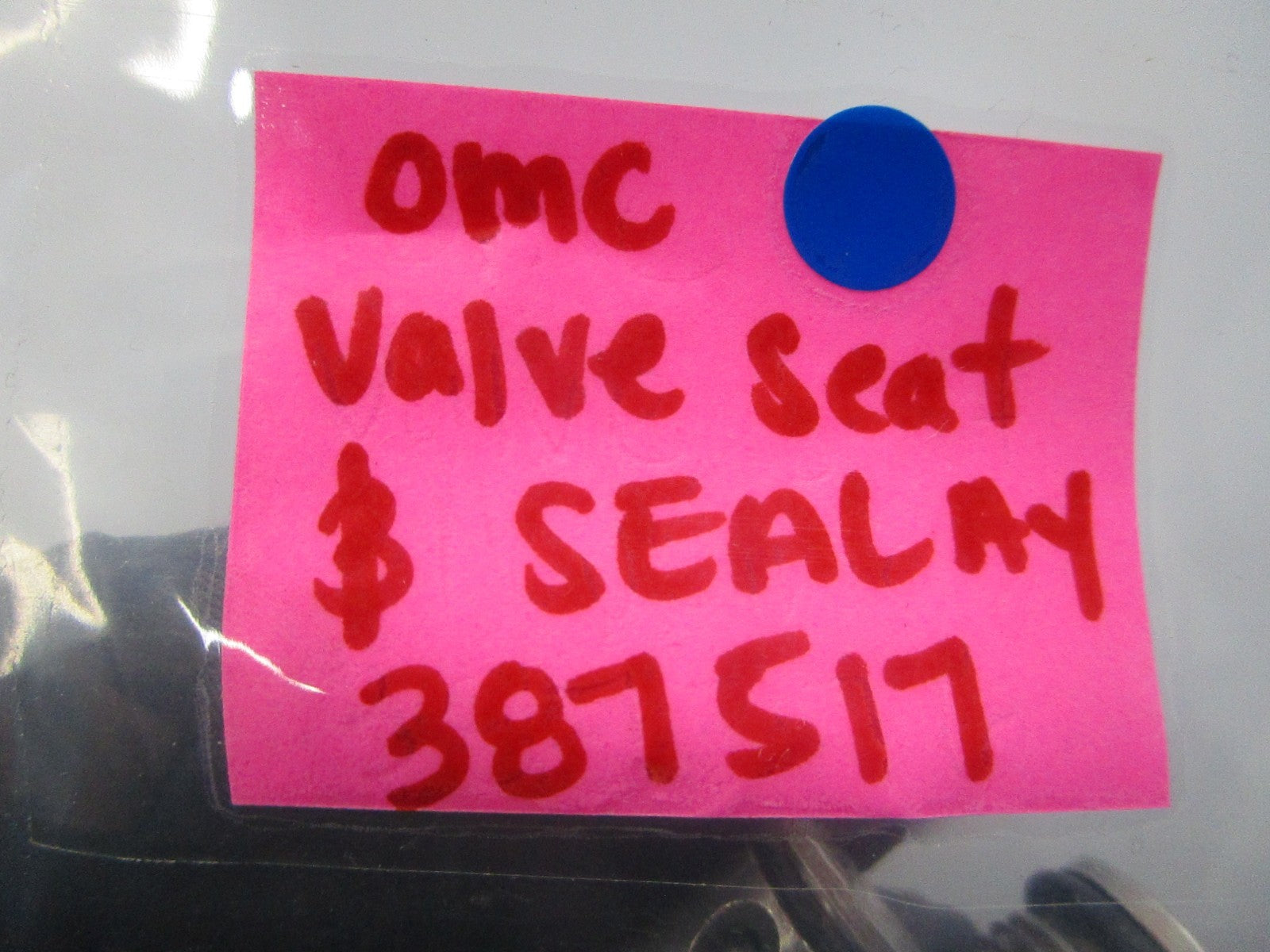 NEW OEM (LOT OF 2) 387517 0387517 OMC Johnson Evinrude Valve Seal & Seal Ay 0810