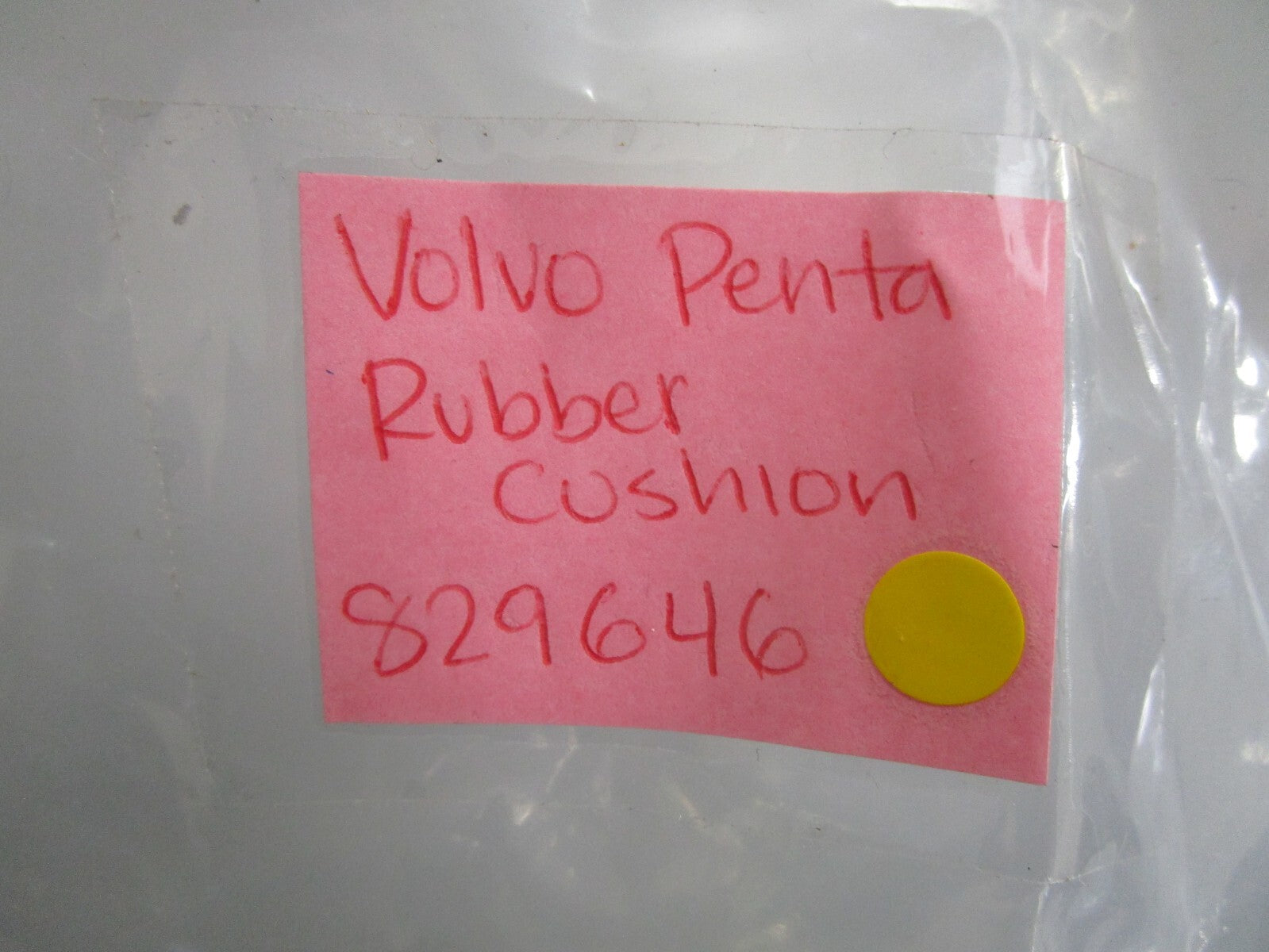 *NEW OEM* 0820 Volvo Penta Rubber Cushion 829646
