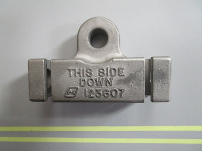 *NEW OEM* 0810 OMC Johnson Evinrude Connector 123607 0123607