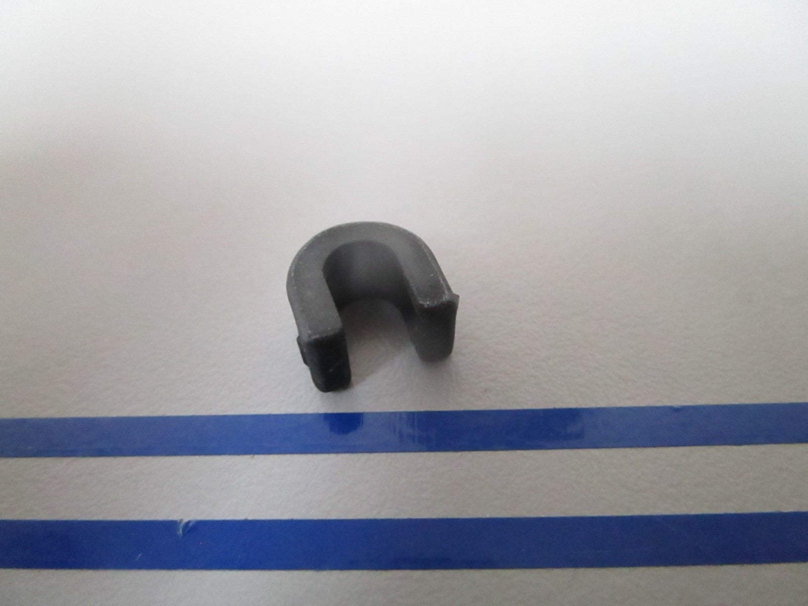 NEW OEM 324604 0324604 OMC Johnson Evinrude Retainer 0810