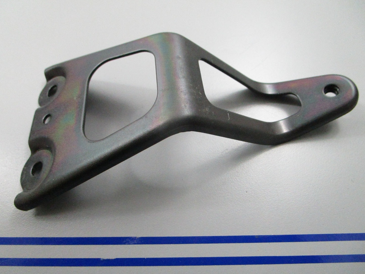 *NEW OEM* 0810 Yamaha Side Stay 3HE-2831U-00-00