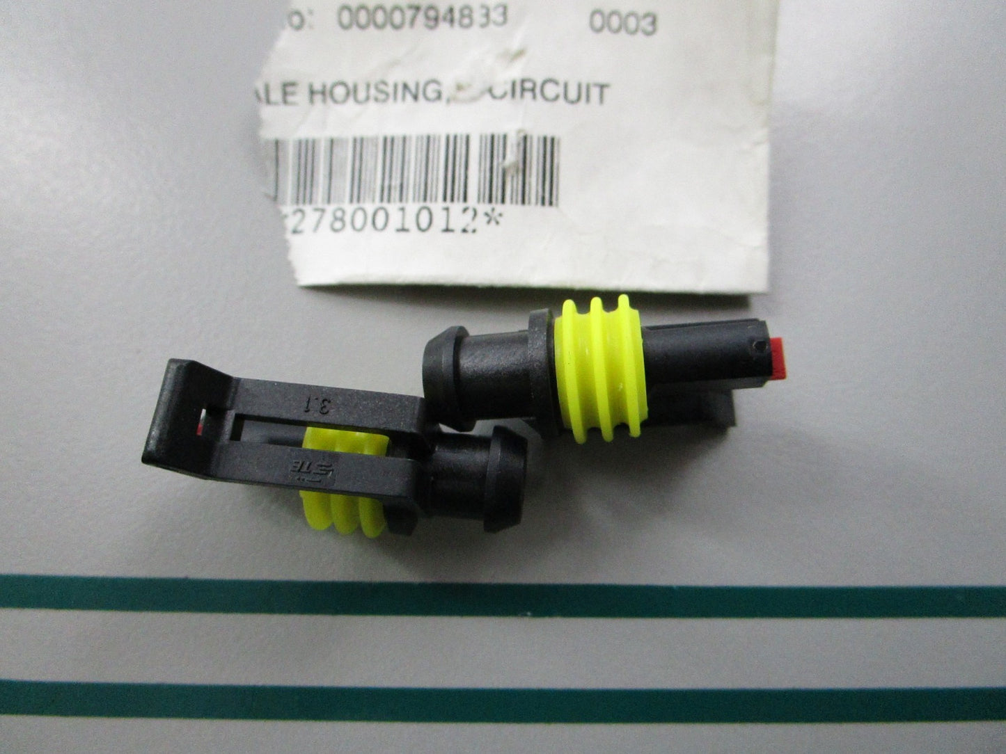 NEW (LOT OF 2) 278001012 Sea-Doo Circuit Male Housing 0810