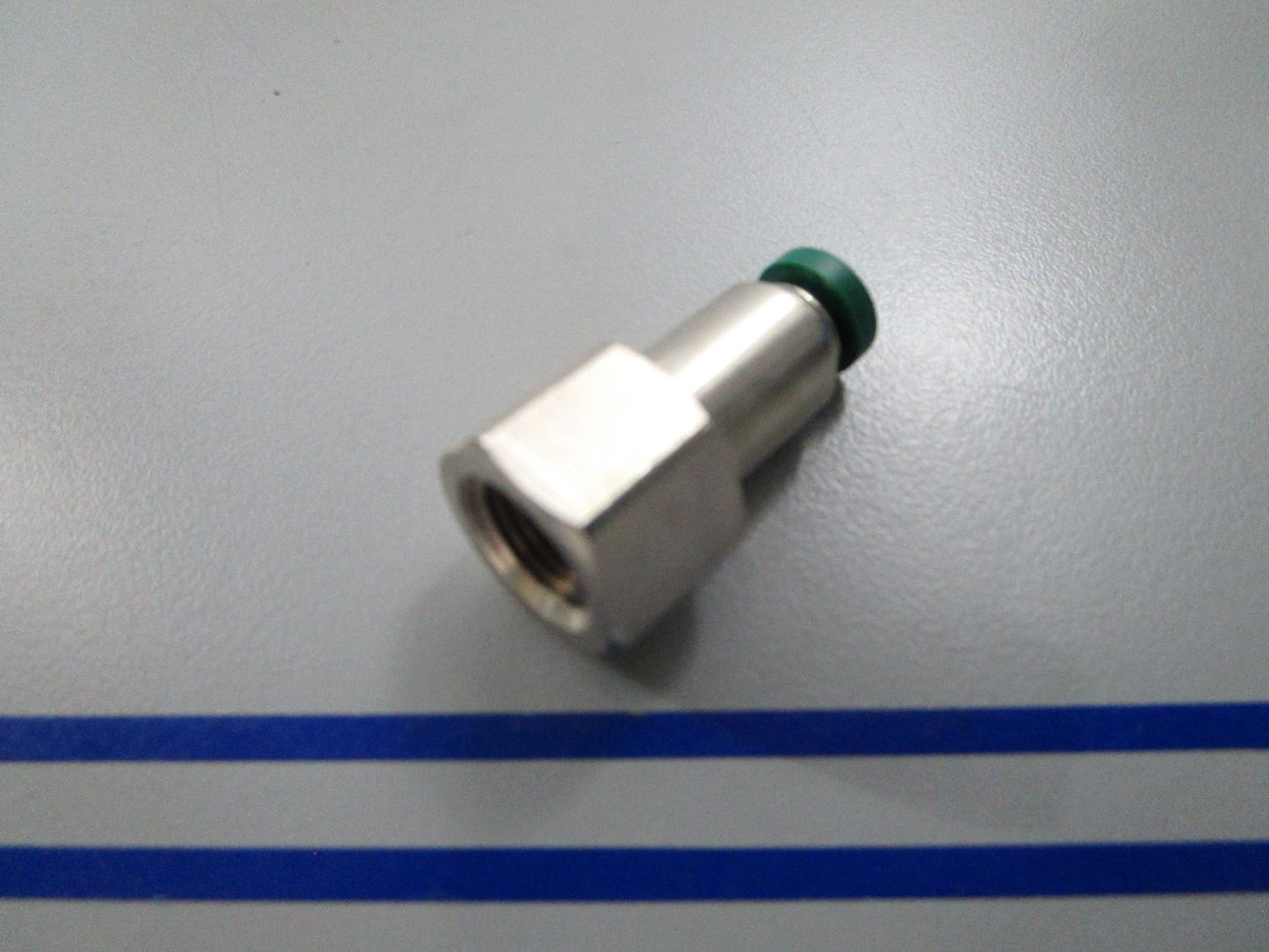 *NEW* 0810 Parker Push-To-Connector Fitting 66PLP-5/32-2