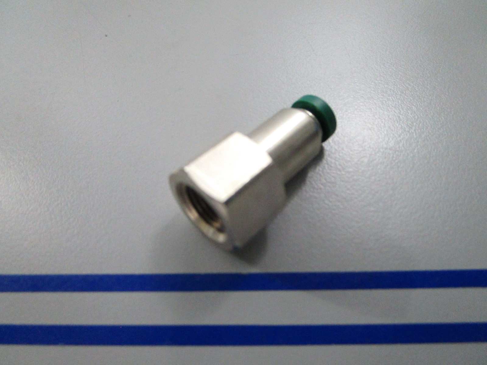*NEW* 0810 Parker Push-To-Connector Fitting 66PLP-5/32-2