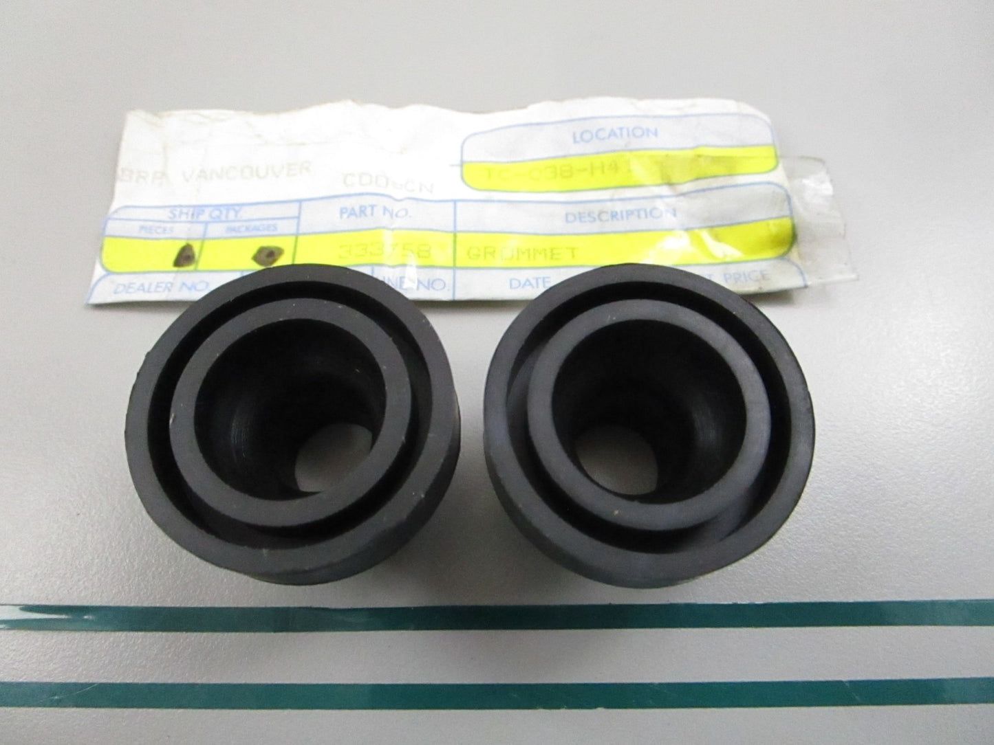 OMC Johnson Evinrude NEW OEM Water Tube Grommet 333758 0333758 (LOT OF 2) 0810
