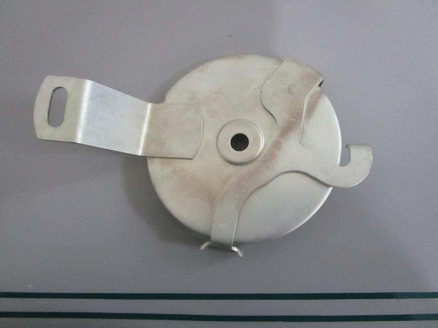 NEW OEM 381647 0381647 OMC Johnson Evinrude Cup & Stop 0820