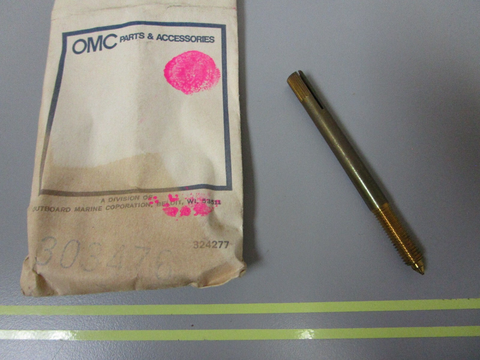 *NEW OEM* 0810 OMC Johnson Evinrude Needle Valve 303476 0303476