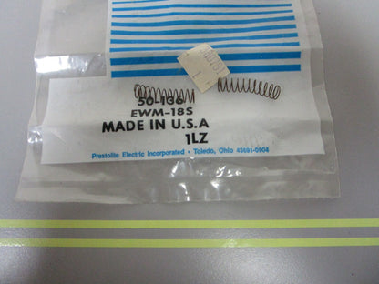 *NEW OEM* (LOT OF 2) 0810 OMC Johnson Evinrude Spring 380751 0380751