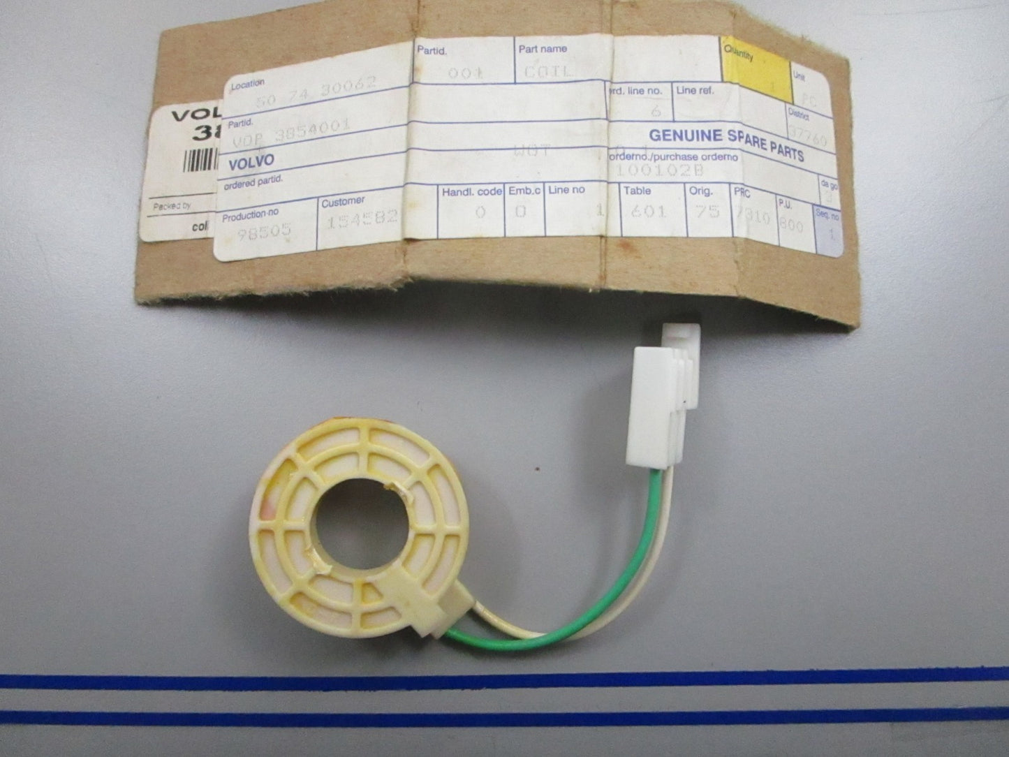 *NEW OEM* 0810 Volvo Penta Coil *Missing Retainer* 3854001