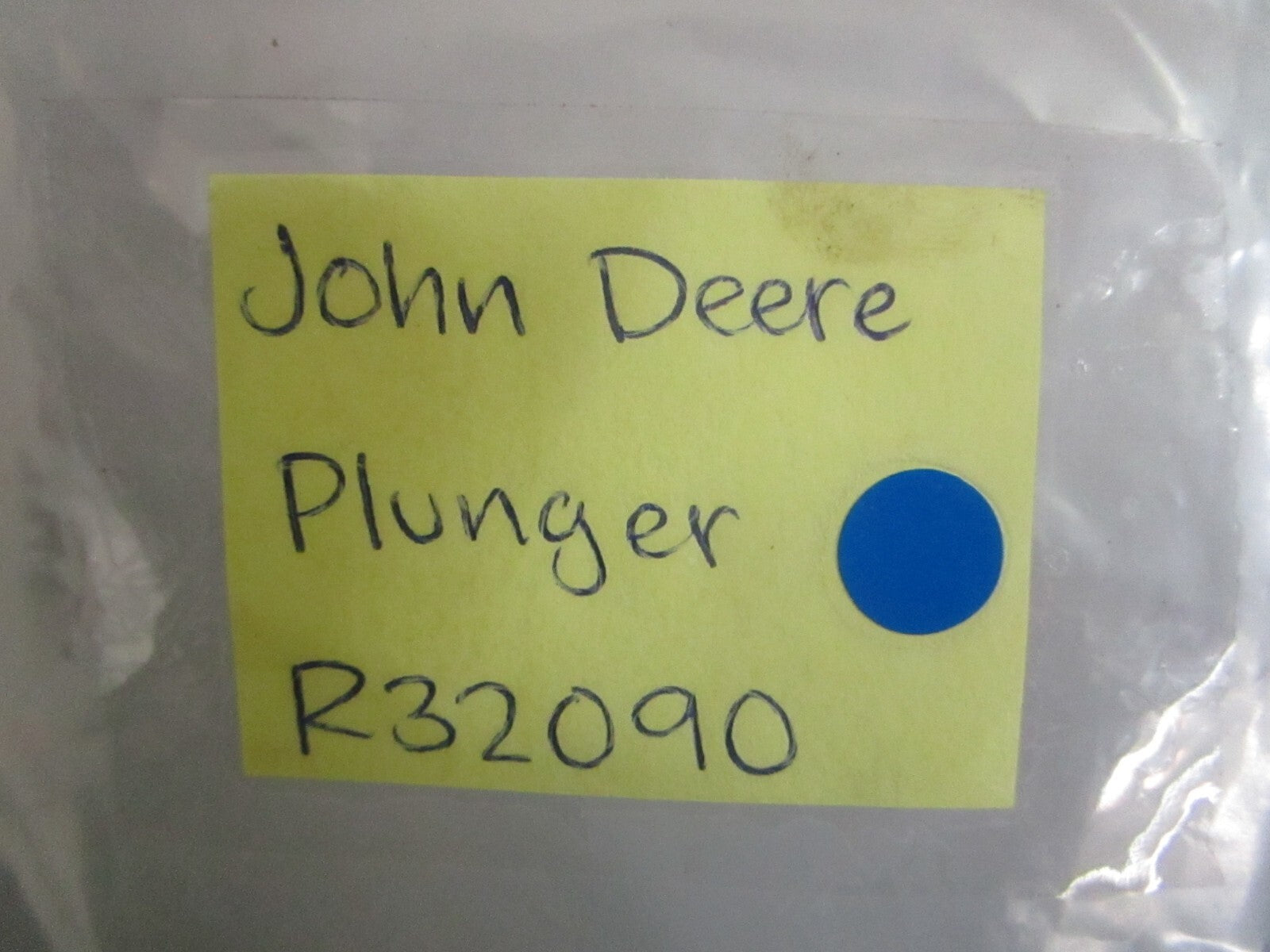 *NEW OEM* 0820 John Deere Plunger R32090
