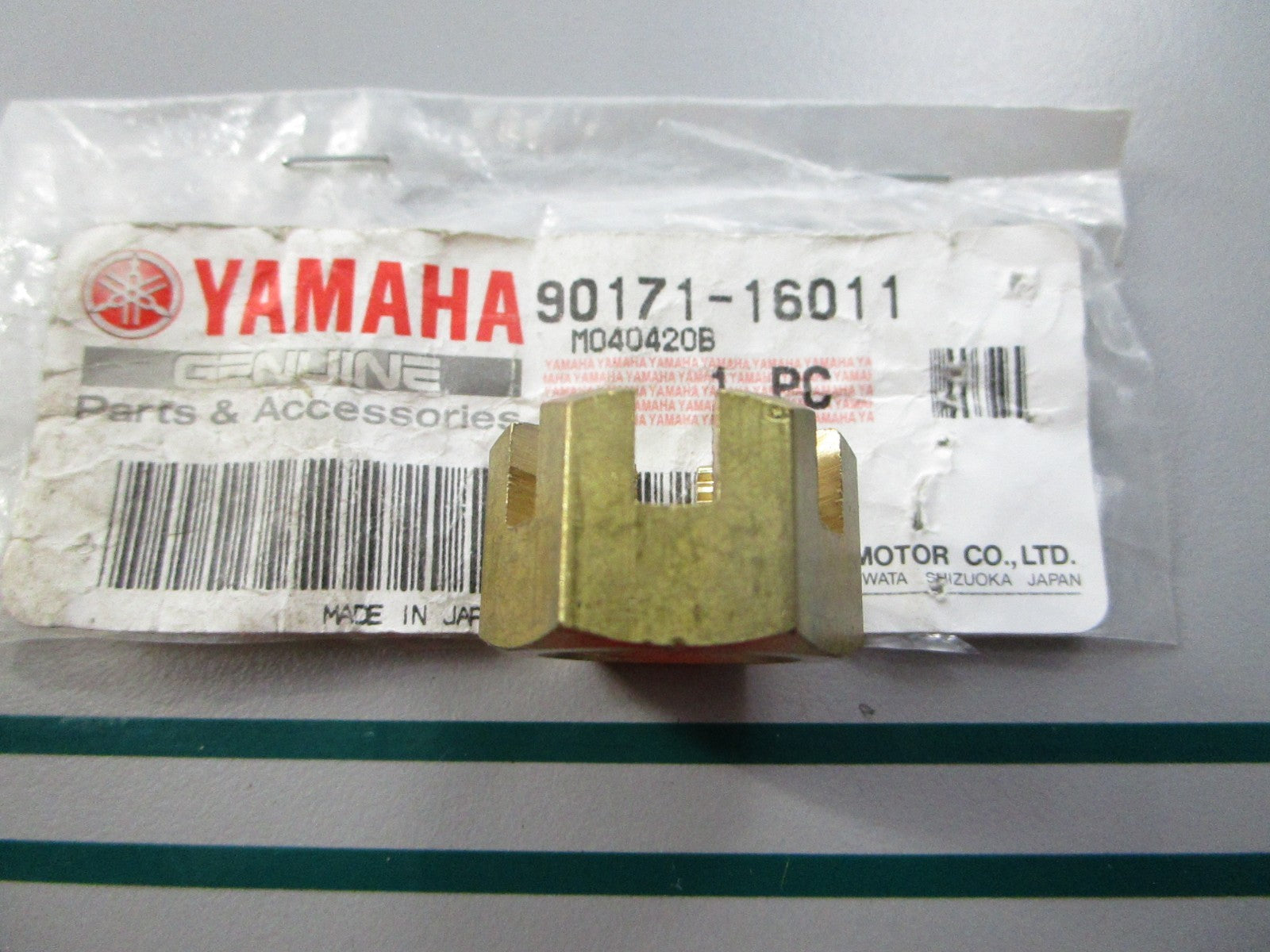 NEW OEM 90171-16011-00 Yamaha Propeller Castle Nut 0810