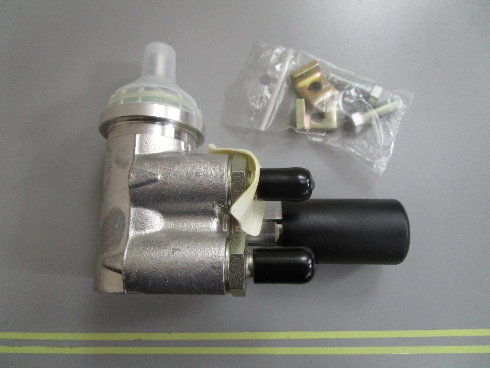 *NEW OEM* 0820 John Deere Fuel Pump RE536662