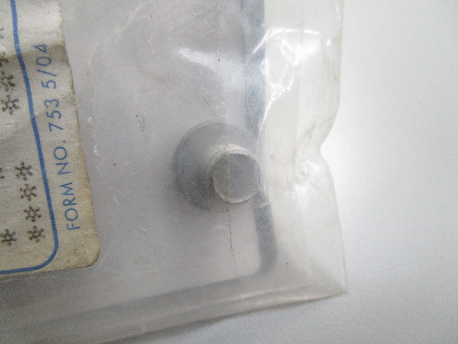 *NEW OEM* 0810 OMC Johnson Evinrude Plug 5040029