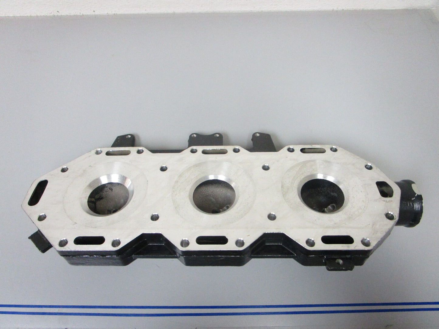 *NEW OEM* 0720 OMC Evinrude 200 225 250 hp 2000 Port Cylinder Head 5001509