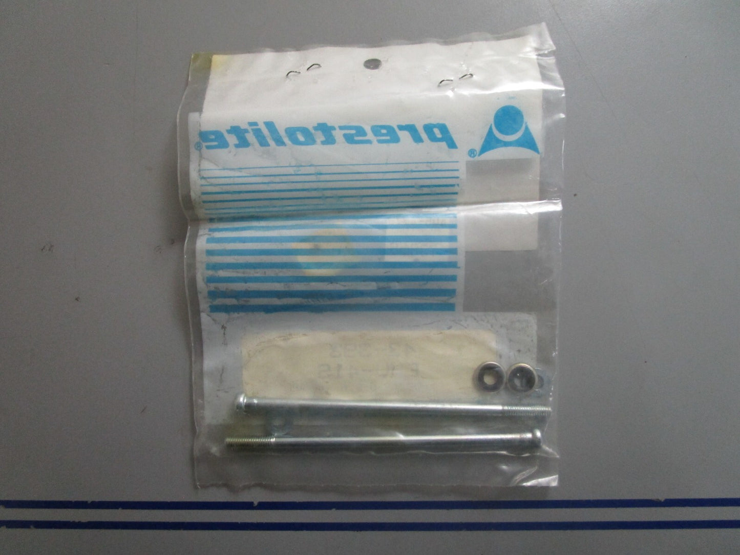 *NEW OEM* 0810 OMC Johnson Evinrude Thru Bolt Package 172856 0172856