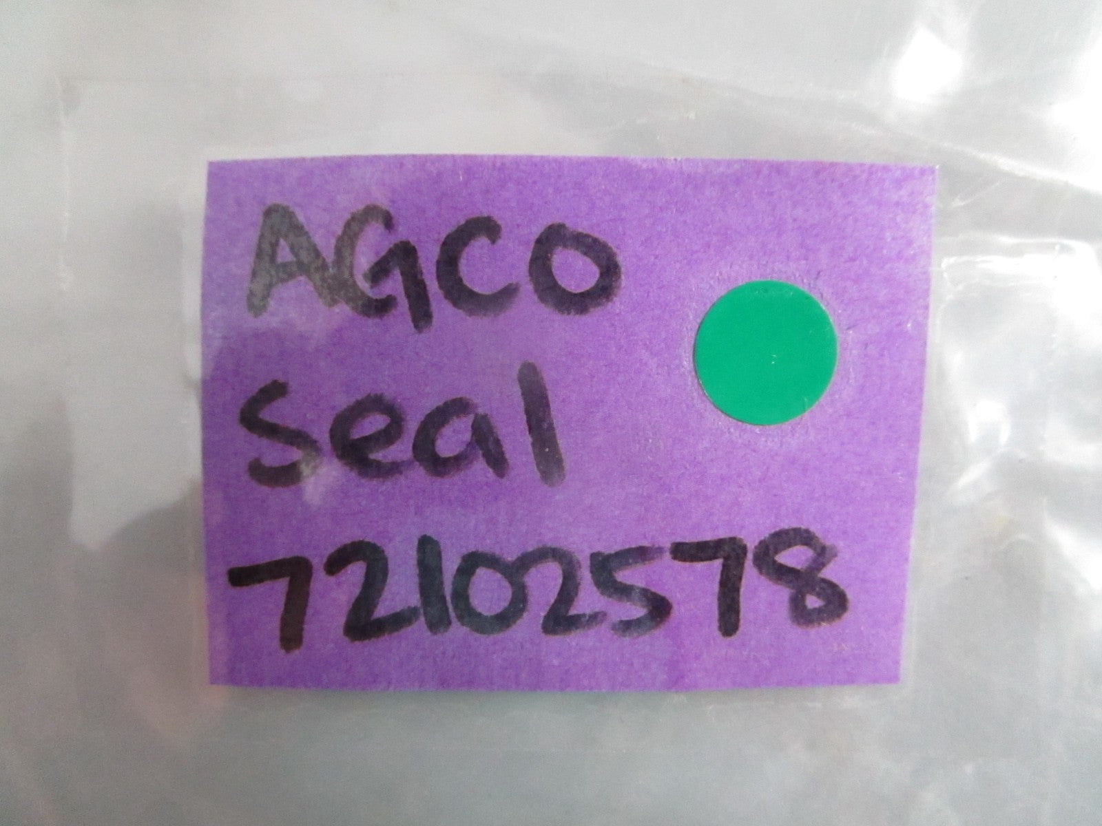 NEW OEM 72102578 AGCO Seal 0820