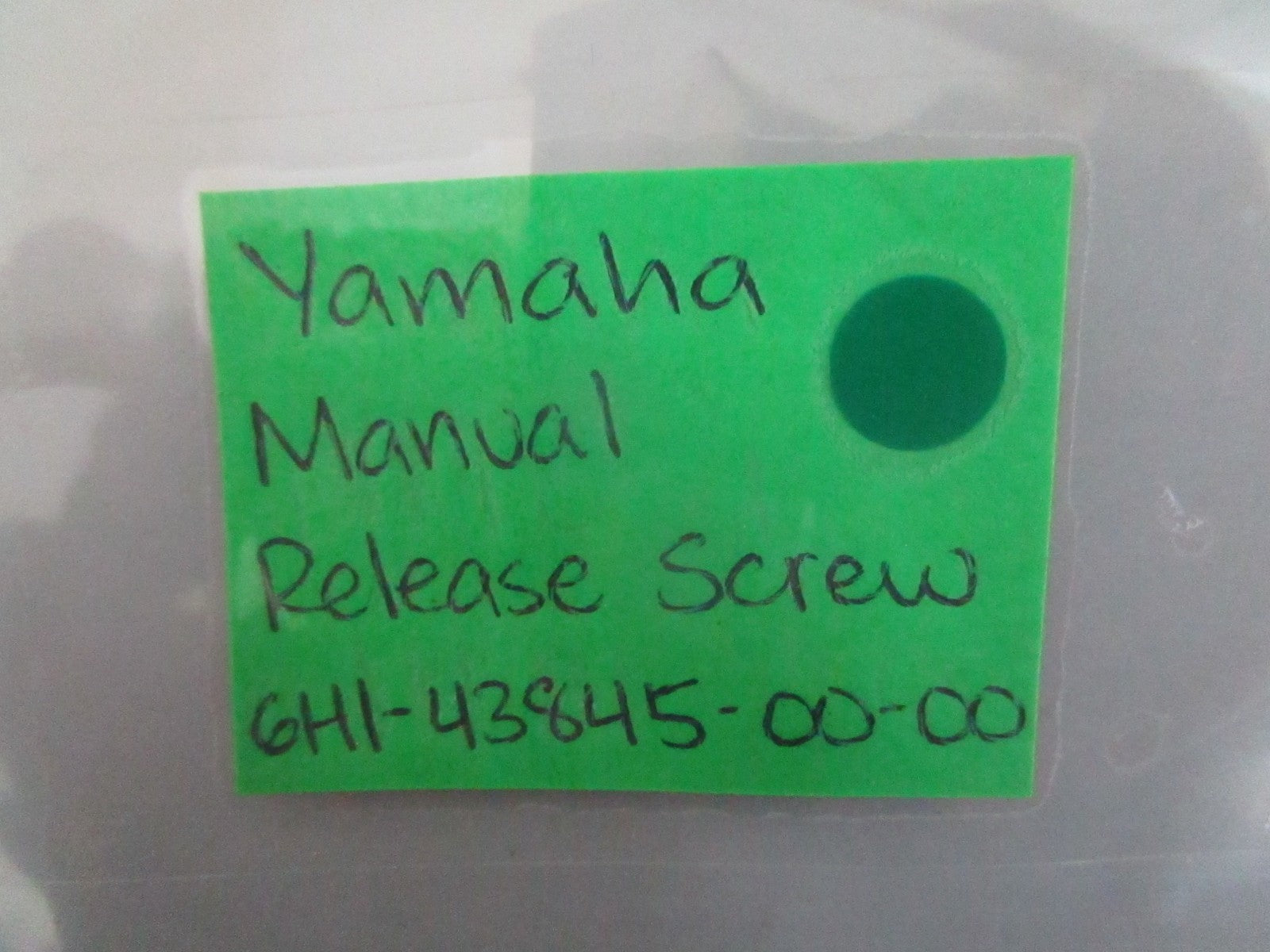NEW OEM 6H1-43845-00-00 Yamaha Manual Release Screw 0820