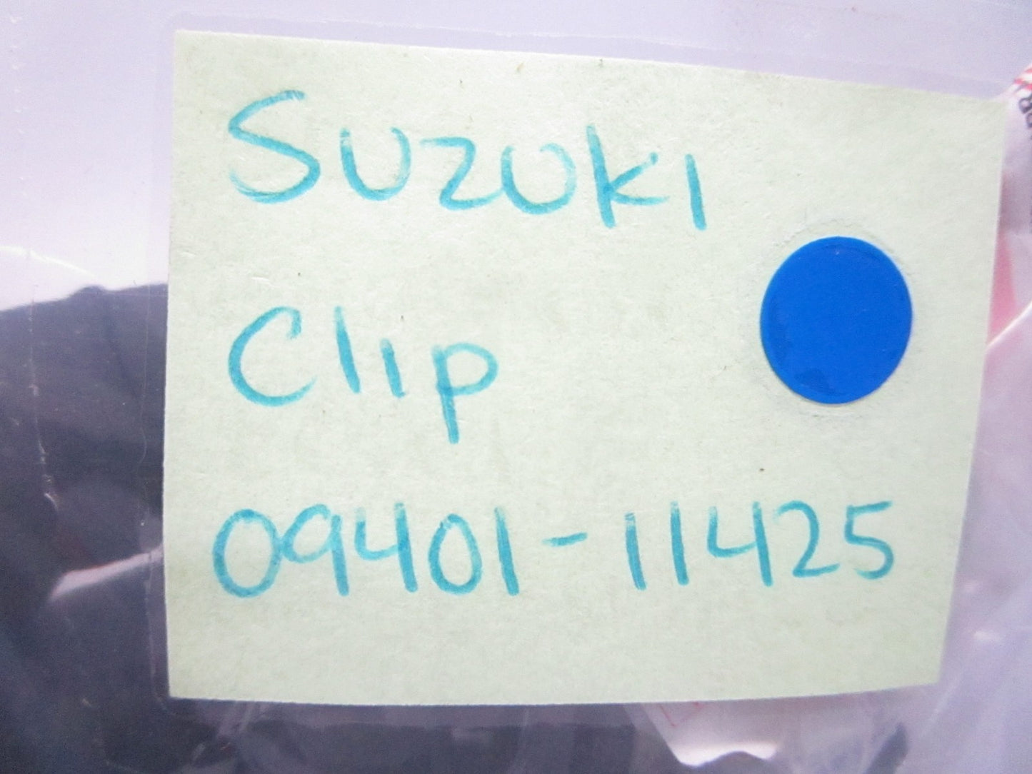 *NEW OEM* 0810 Suzuki Clip 09401-11425