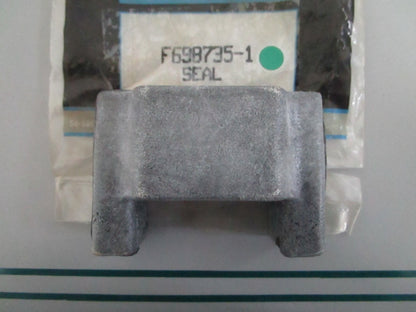 NEW OEM F698735-1 Mercury Quicksilver Seal 0820