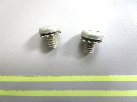 *NEW OEM* (LOT OF 2) 0750 OMC Johnson Evinrude SCREW 509681 0509681