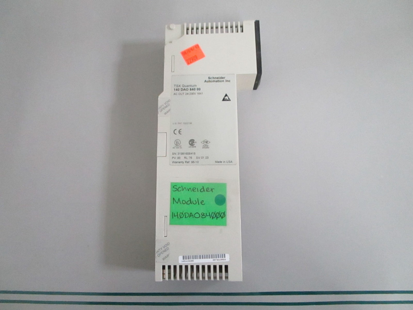 Schneider 140DAO84000 Modicon Quantum Discrete Output Module NEW OEM 0820