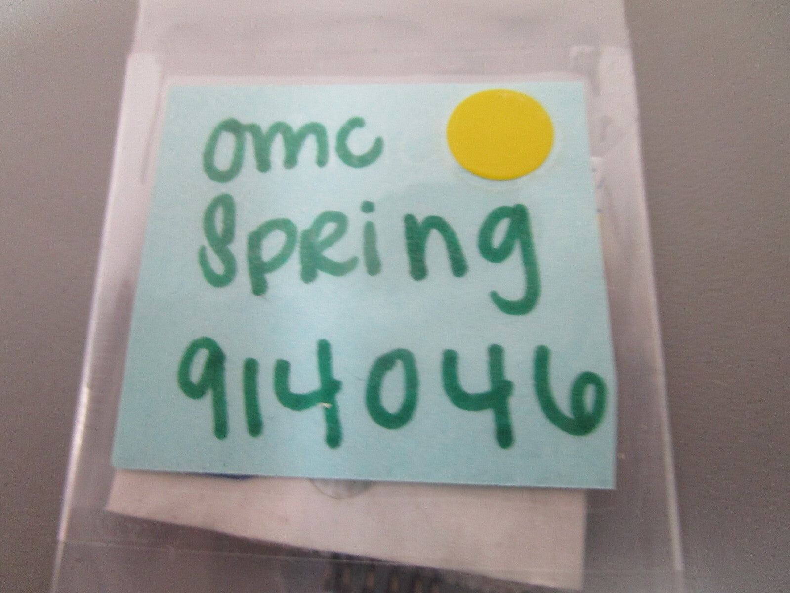 *NEW OEM* 0810 OMC Johnson Evinrude Spring 914046 0914046