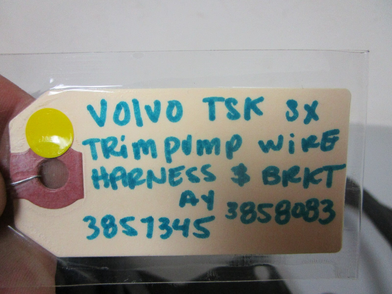 *NEW OEM* 0720 Volvo Penta TSK SX Trim Pump Wire Harness & Bracket Ay 3858083