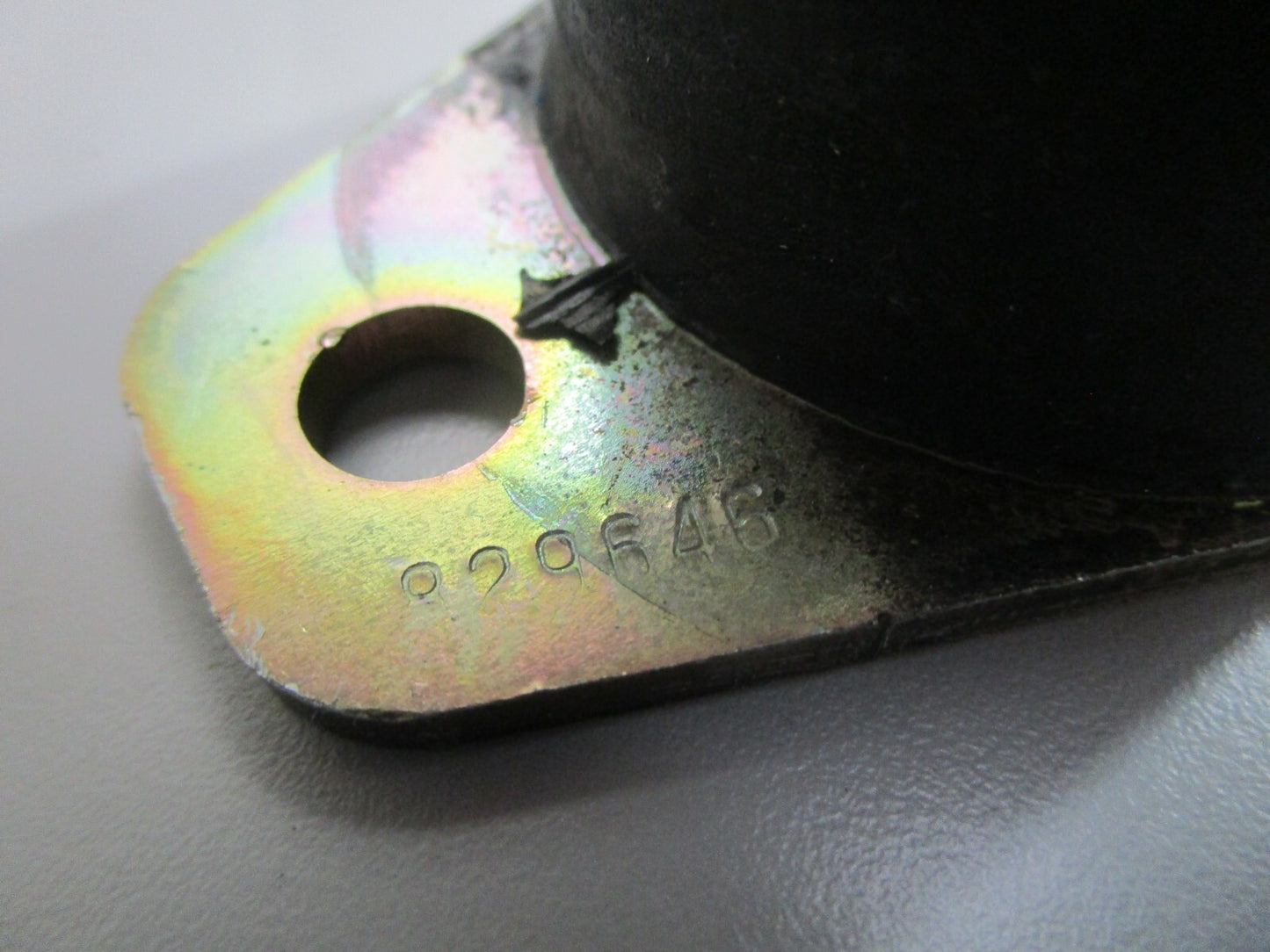 *NEW OEM* 0820 Volvo Penta Rubber Cushion 829646