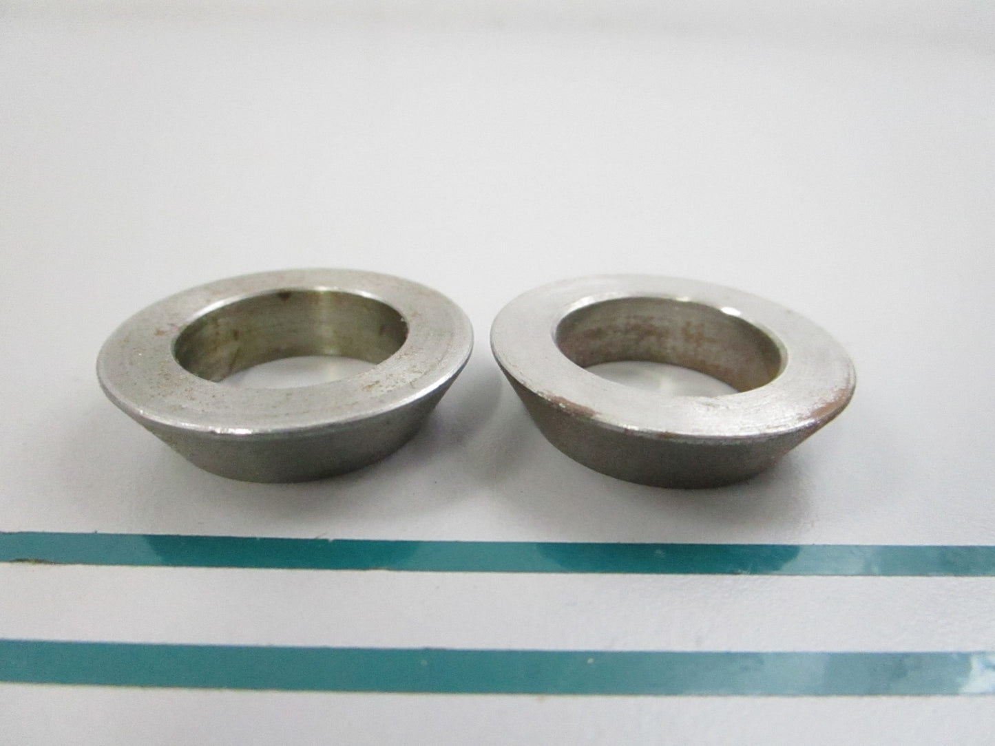 NEW OEM (LOT OF 2) 909123 0909123 OMC Johnson Evinrude Centering Cone 0810