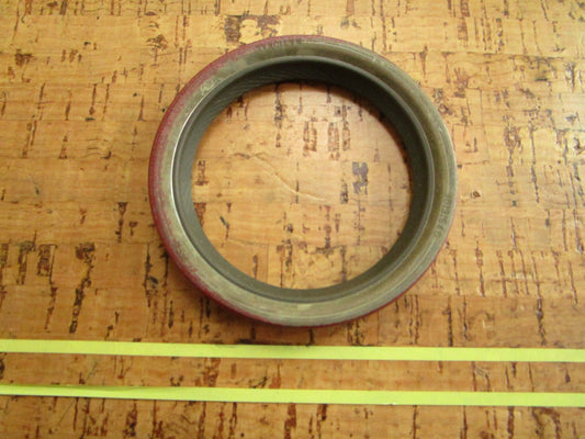 *NEW OEM*  0810 GM Oil Seal 10191640