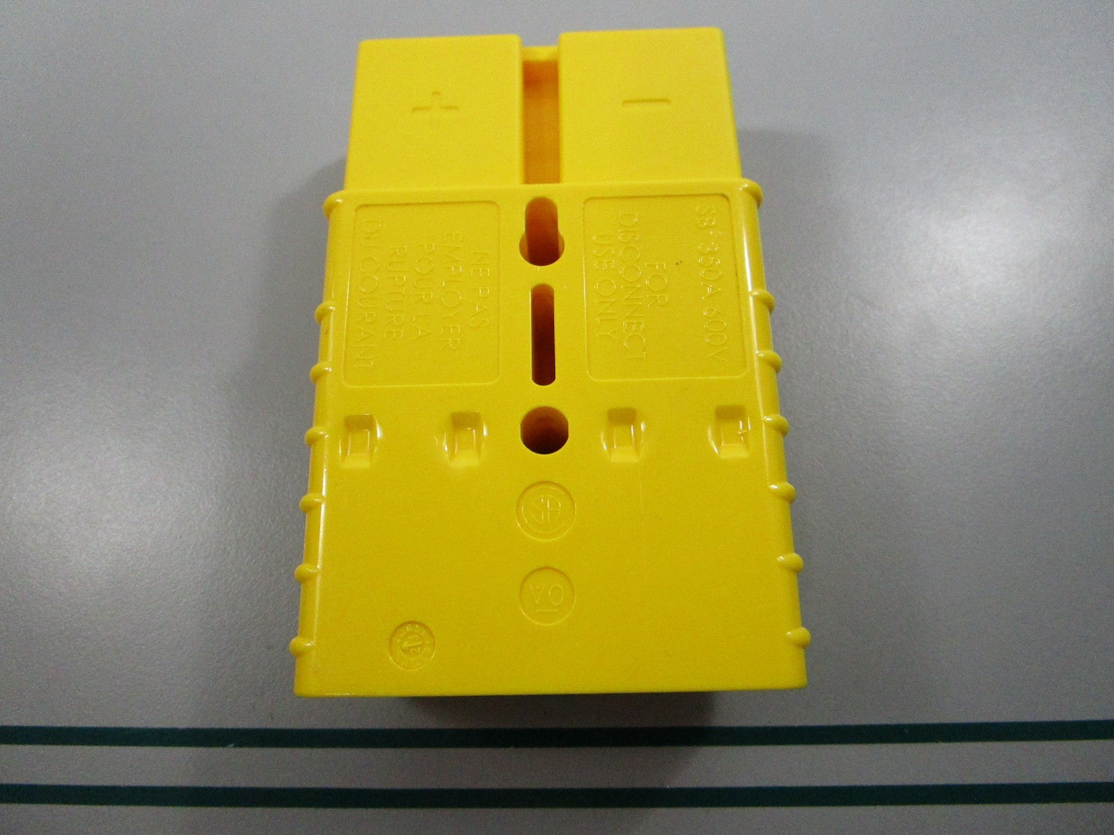 NEW OEM 914-BK Anderson Power SB 350A 600V Yellow Connector Housing 0810