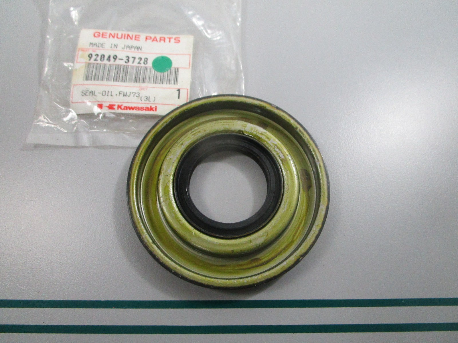 NEW OEM 92049-3728 Kawasaki Oil Seal 0810