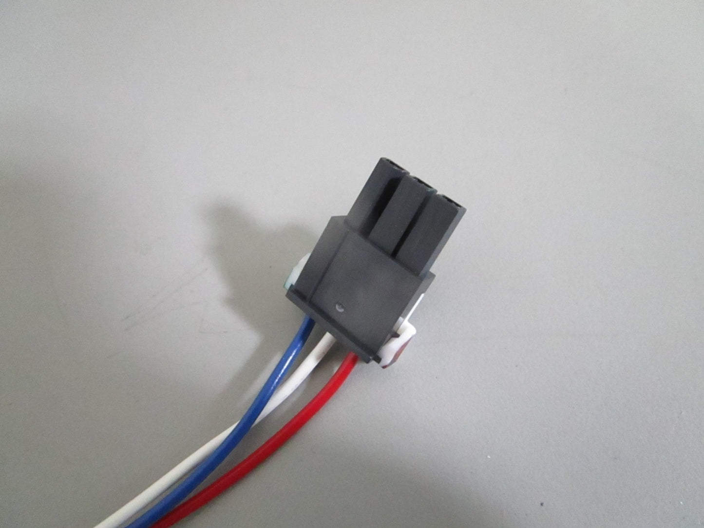 NEW OEM W11394572 Whirlpool Latch 0820