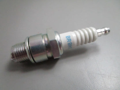 *NEW* (LOT OF 10) 0820 NGK Spark Plug BR8HS