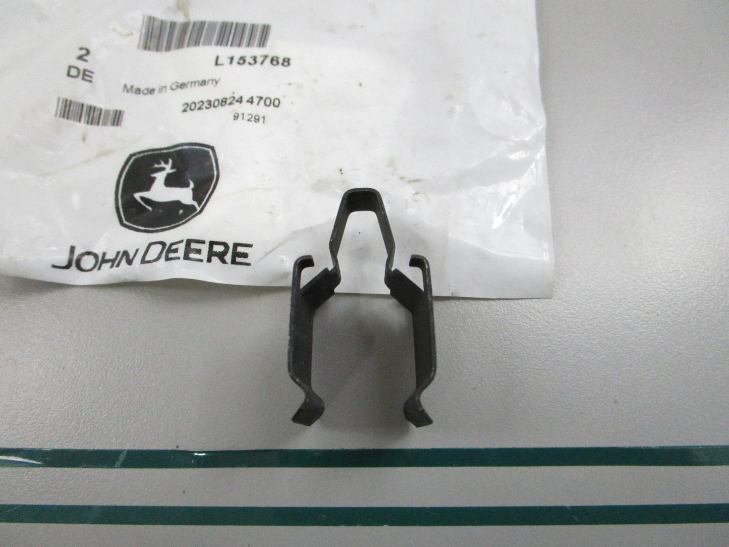 John Deere NEW OEM Snap-In Clip Fastener L153768 NOS 0810