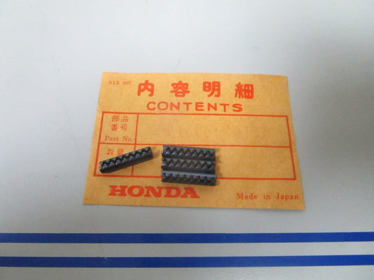 *NEW OEM* (LOT OF 4) 0770 Honda Spring Pin 94305-40182