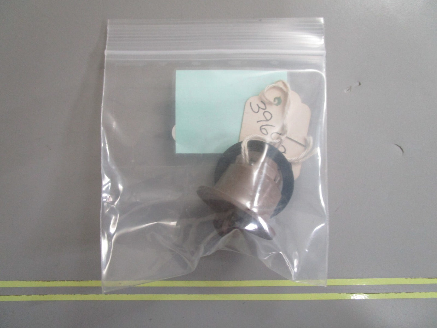 *NEW OEM* 0810 OMC Johnson Evinrude Thermostat Assembly 396987 0396987