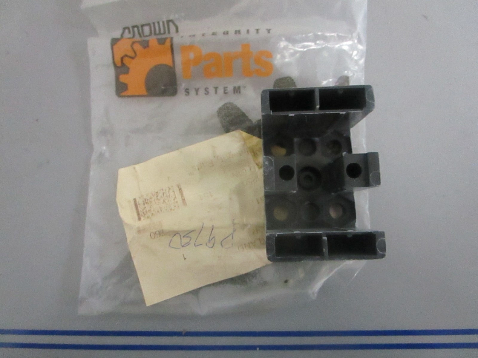 NEW OEM 118932 Crown Cover 0820