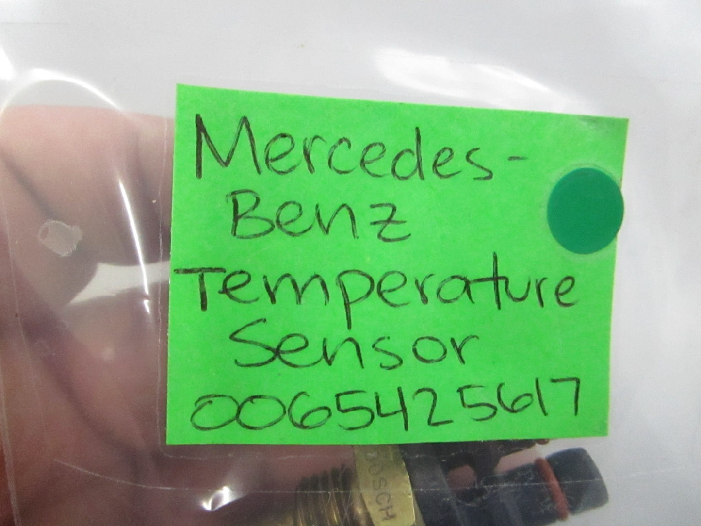NEW OEM 0065425617 Mercedes-Benz Temperature Sensor 0810