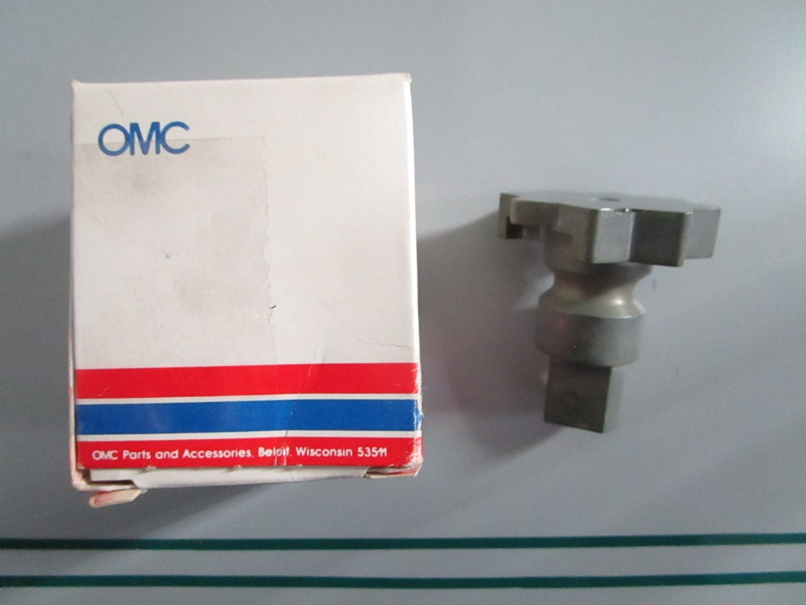 NEW OEM 124643 0124643 OMC Johnson Evinrude Drive Shaft 0820